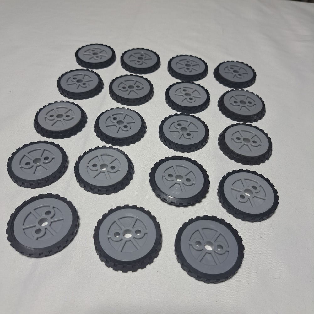 Knex 1.5" Medium Wheels Lot of 19 Gray Hub Black Rubber Tread Replacement Parts